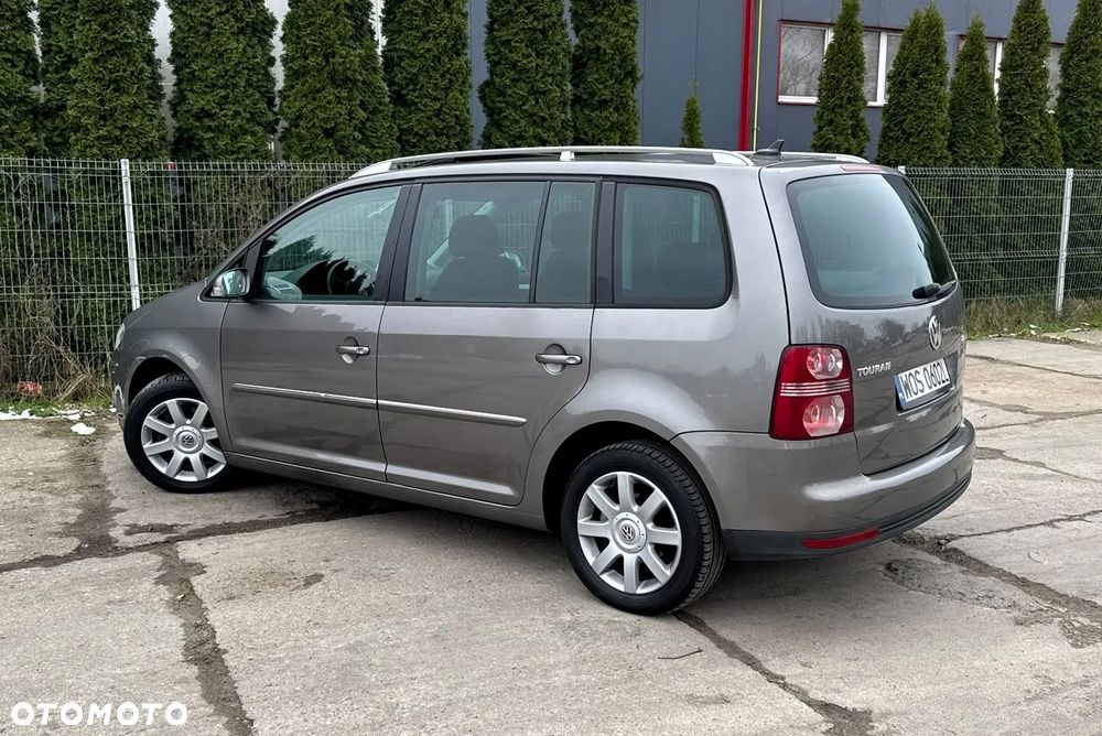 Volkswagen Touran 2.0 TDI Highline - 9