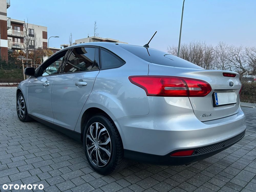 Ford Focus 1.6 Trend - 34