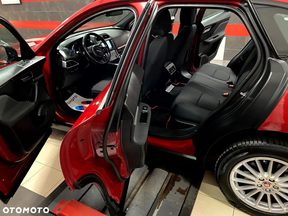Jaguar F-Pace - 19