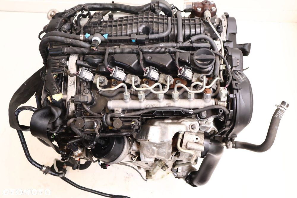 VOLVO XC40 2.0 D4 SILNIK D4204T12 - 12