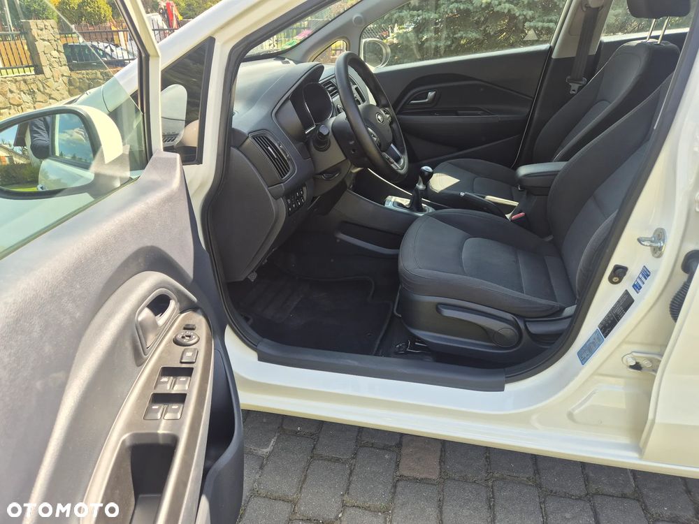 Kia Rio 1.2 Dream Team Edition - 13