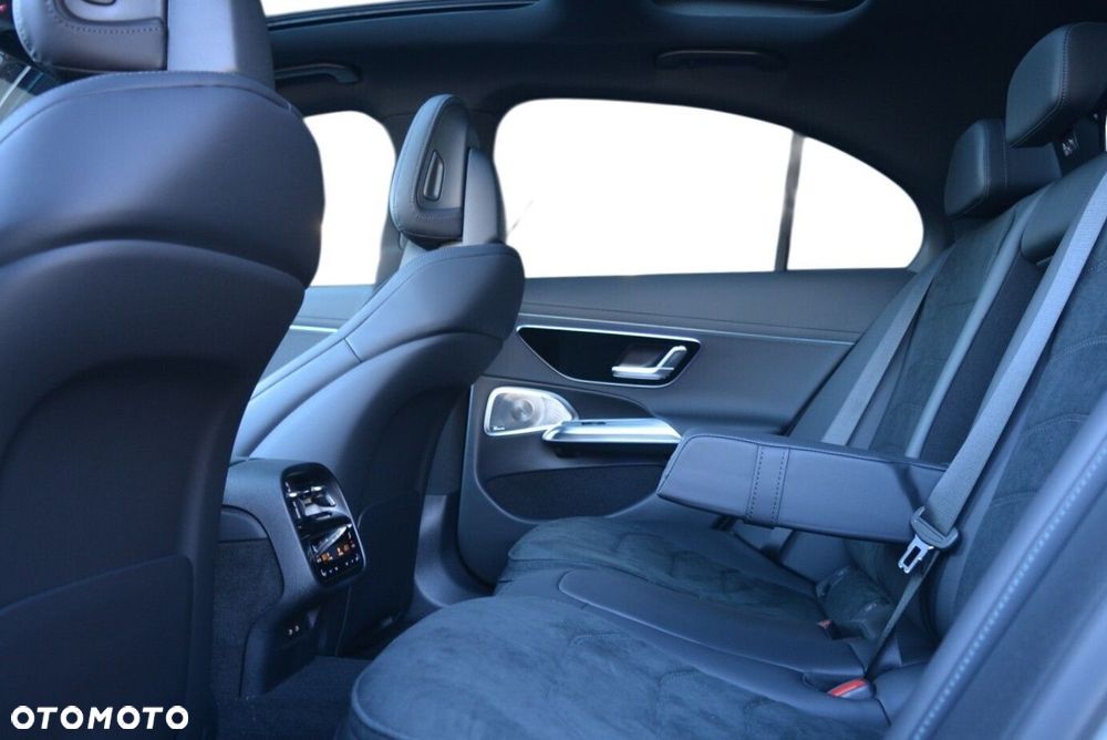 Mercedes-Benz Klasa E 220 d mHEV 4-Matic AMG 9G-Tronic - 9