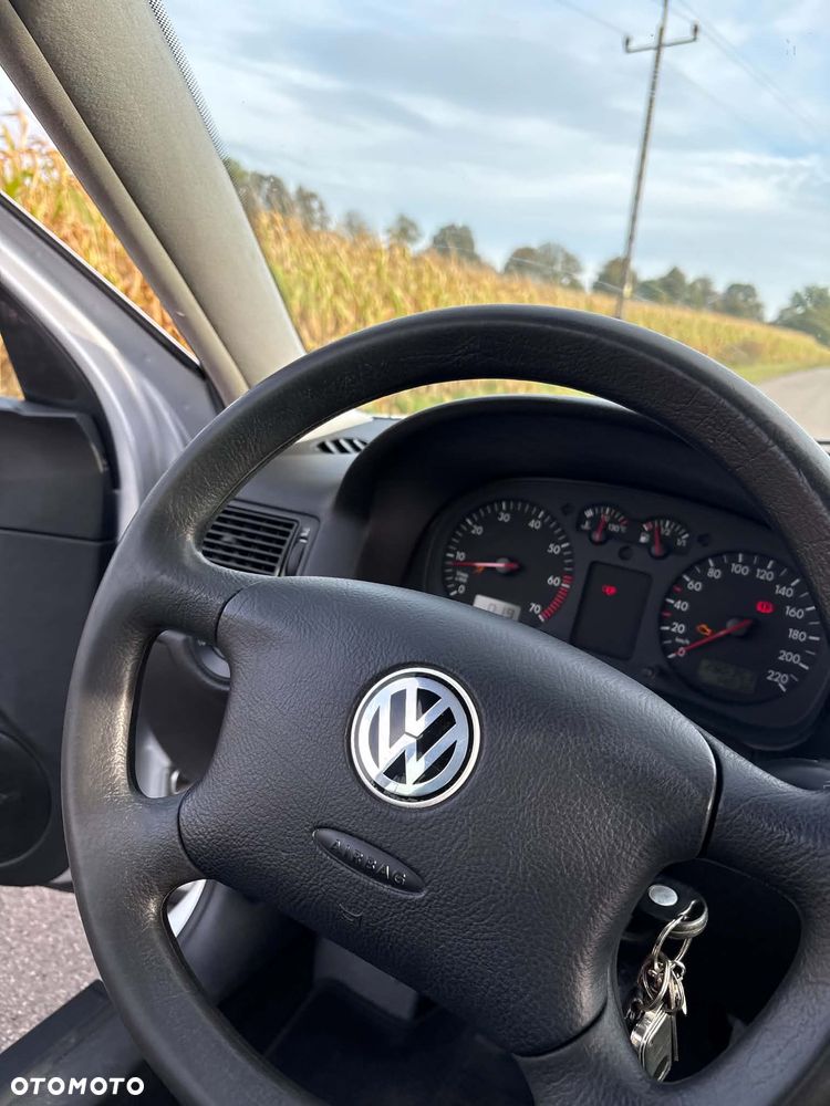 Volkswagen Golf - 23