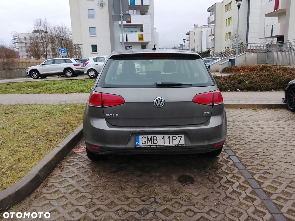 Volkswagen Golf 1.6 TDI Comfortline DSG - 9