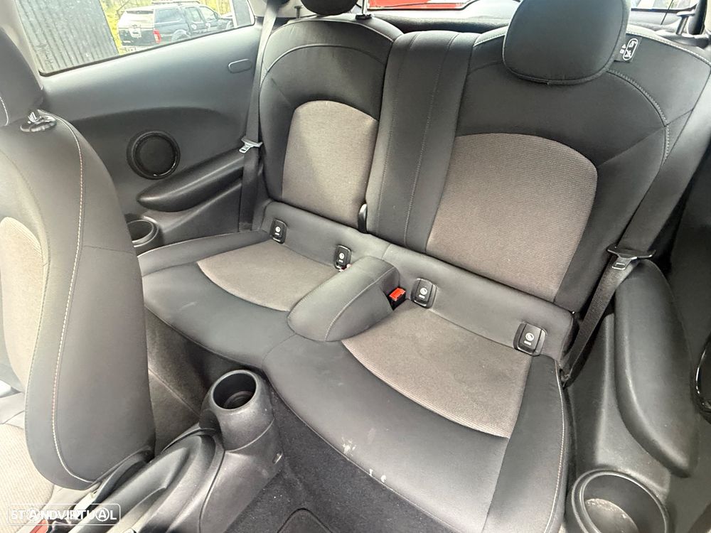 MINI 3 Portas Cooper D - 11