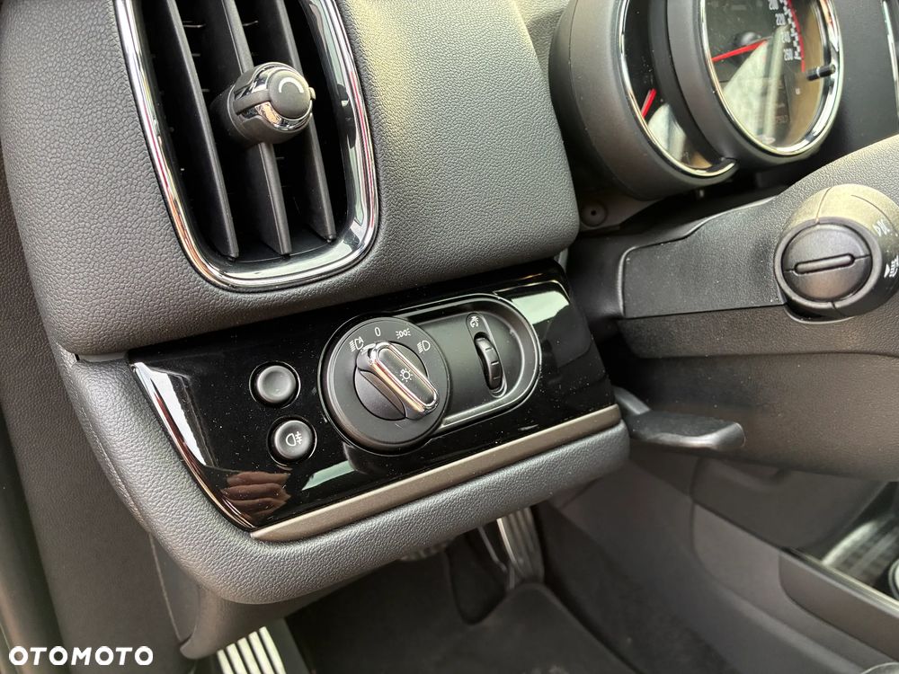 MINI John Cooper Works ALL4 sport - 21