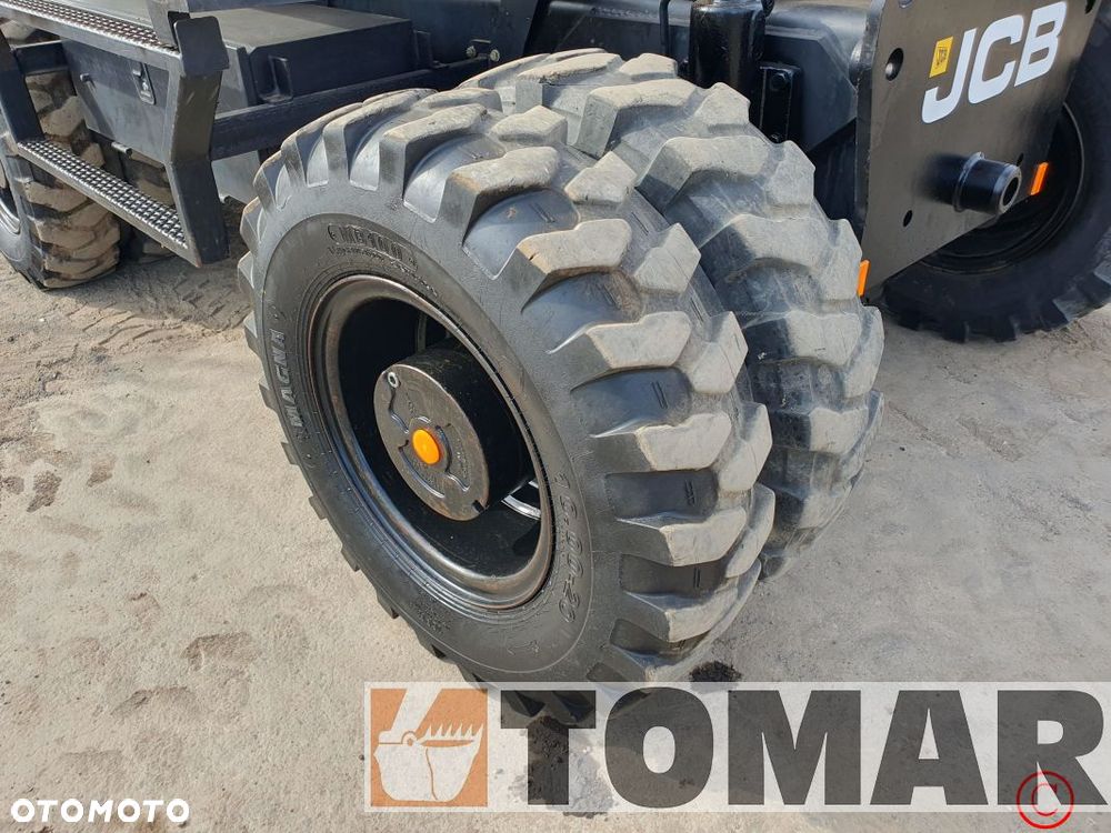 JCB JS 145 W - 22