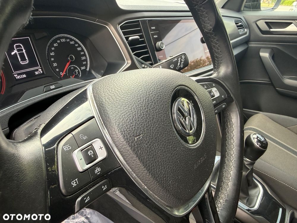 Volkswagen T-Roc - 18