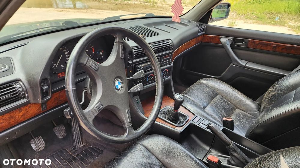 BMW Seria 7 730i - 11