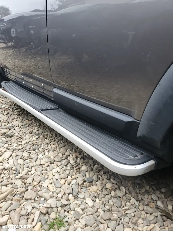 Prag praguri laterale maner exterior macara geam brat inferior stanga dreapta spate vascocuplaj ventilator racire senzor nivel suspensie filtru epurator tablou panou siguranta Land Rover Discovery 3 motor 2.7 tdv6 190cp an 2007 dezmembrez dezmembrari - 2