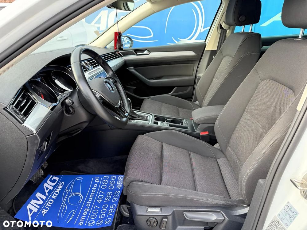 Volkswagen Passat Variant 1.6 TDI SCR DSG - 14