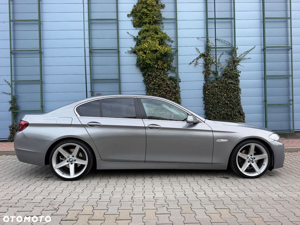 BMW Seria 5 523i - 2