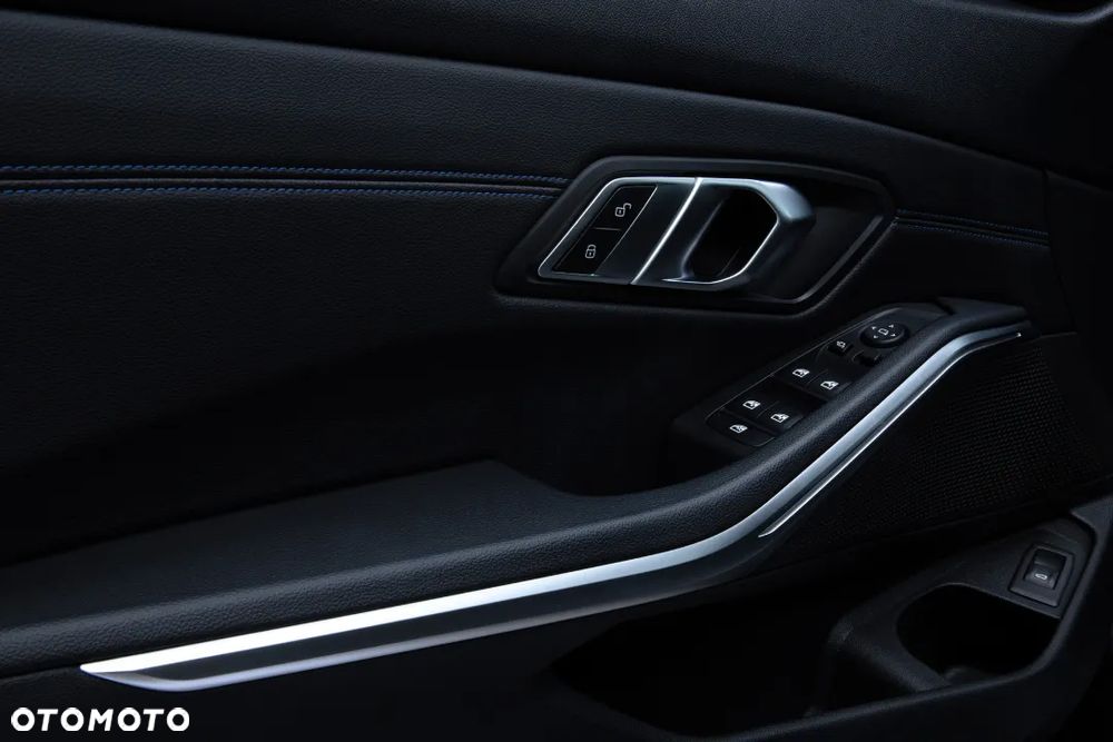 BMW Seria 3 320d - 23