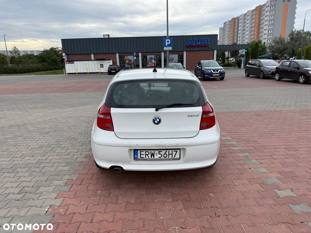 BMW Seria 1 118d - 4