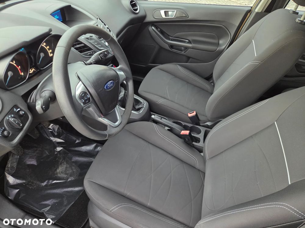 Ford Fiesta 1.0 Champions Edition - 8