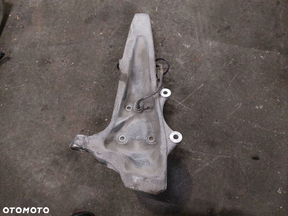 PIASTA ZWROTNICA PRAWA PRZÓD BMW F10 520d - 3