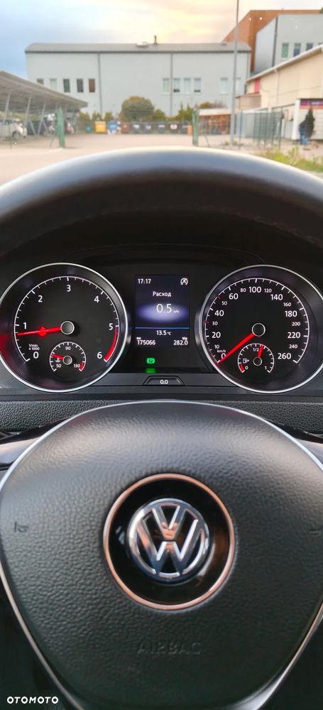 Volkswagen Golf - 16