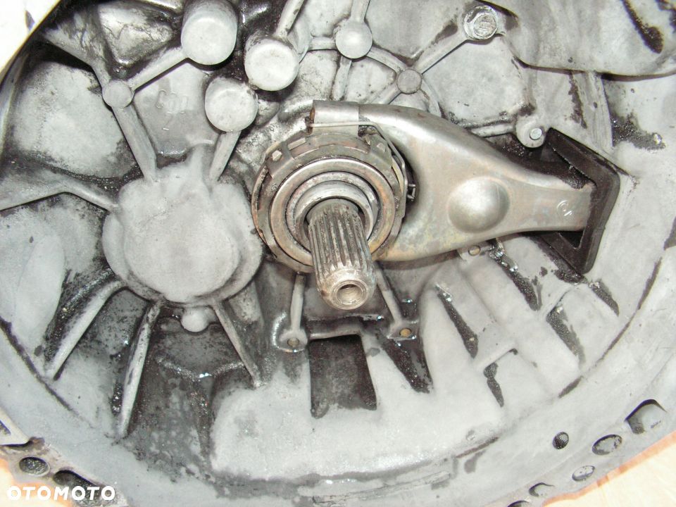 AVENSIS T22 1,6 VVT-I LIFT SKRZYNIA BIEGÓW IDEALNA - 4