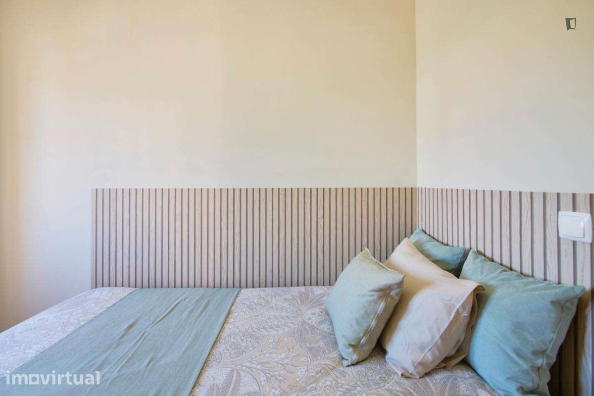 Quarto - localizado em Alameda Lisbon - Grande imagem: 4/34