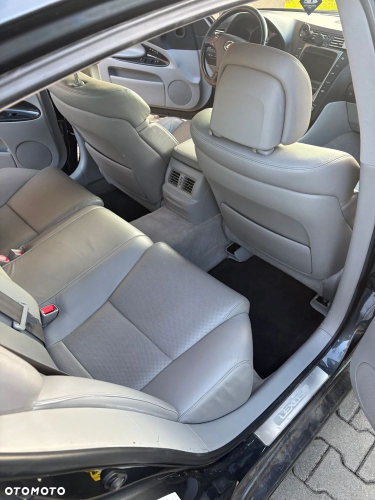 Lexus GS - 12