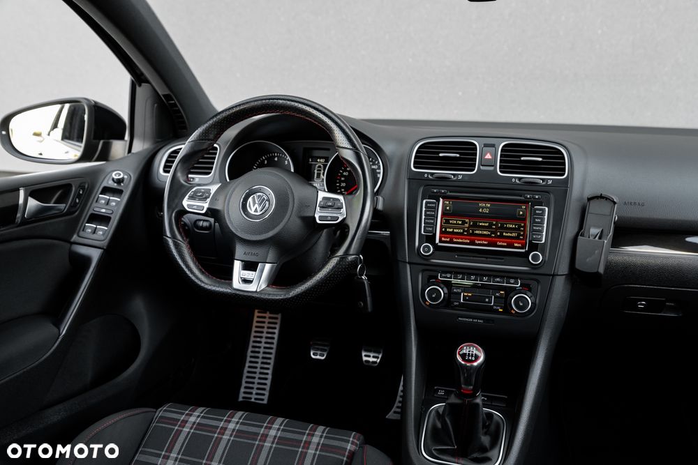 Volkswagen Golf 2.0 GTI - 26
