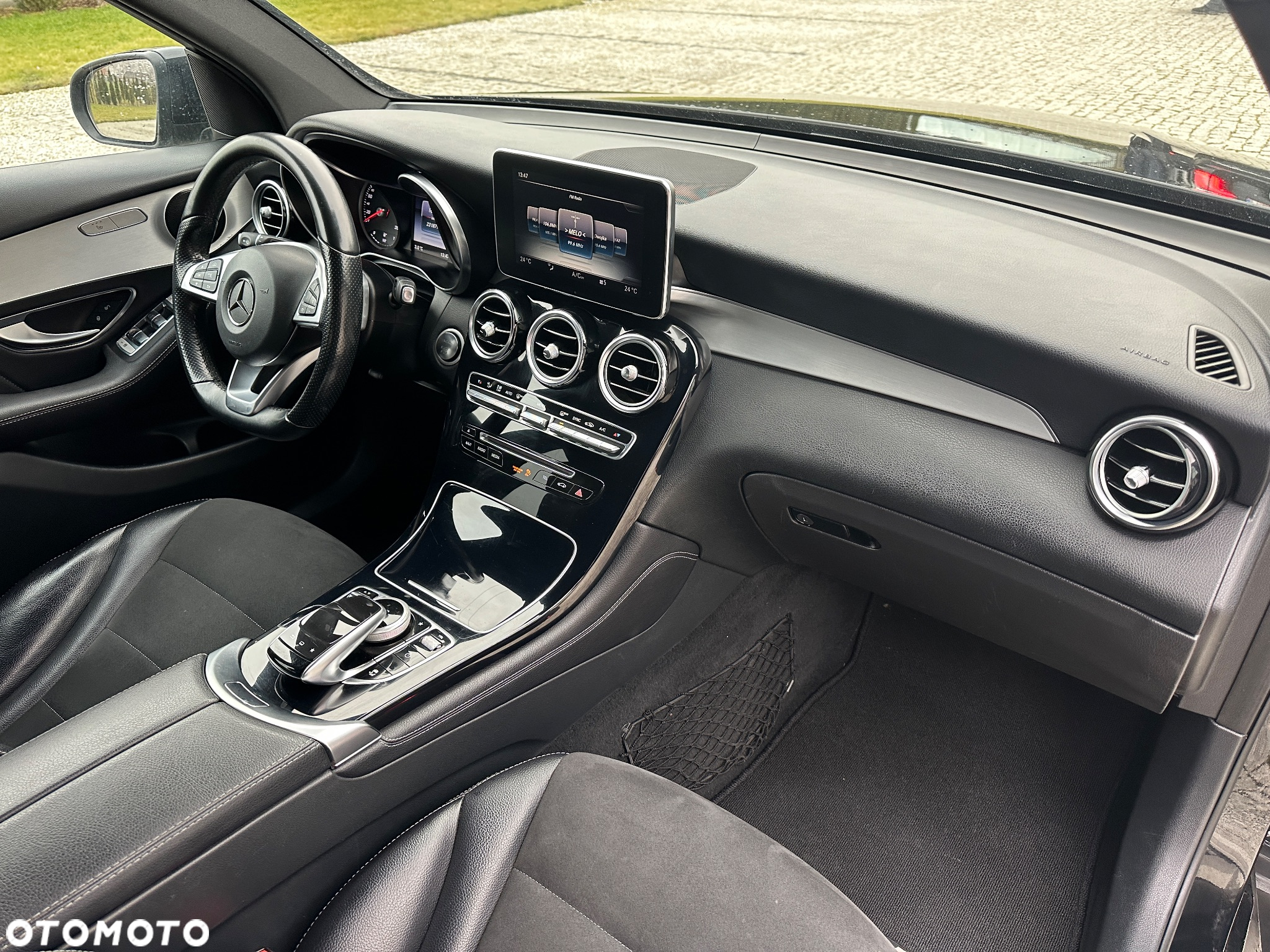 Mercedes-Benz GLC - 33