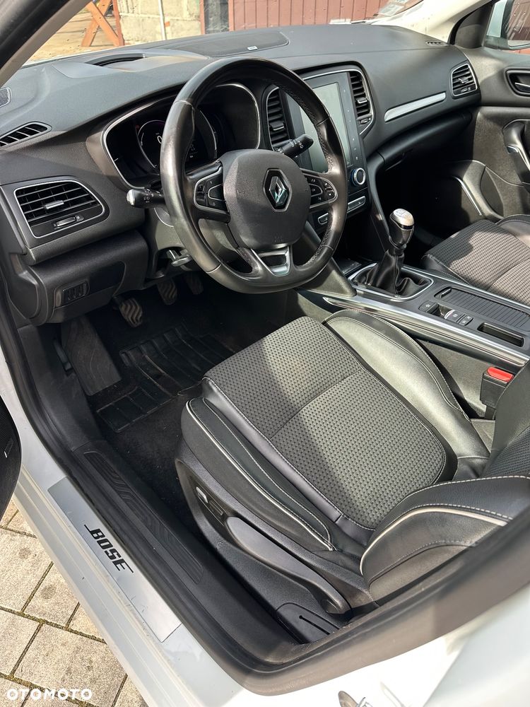 Renault Megane ENERGY TCe 130 BOSE EDITION - 11
