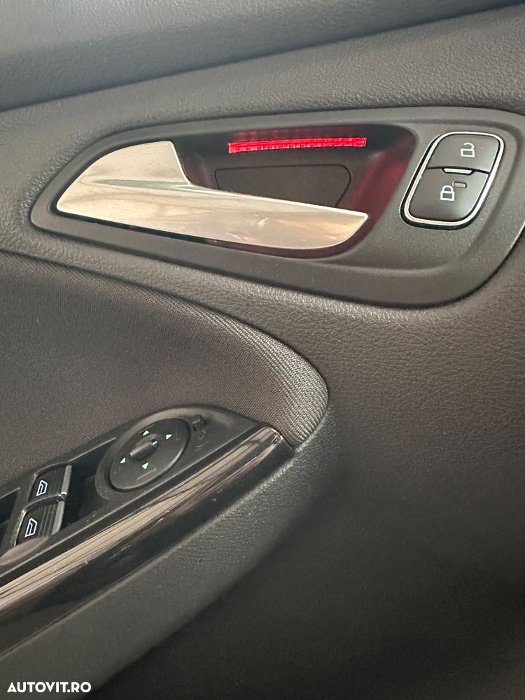 Ford Focus 1.5 TDCi DPF Start-Stopp-System Titanium - 10