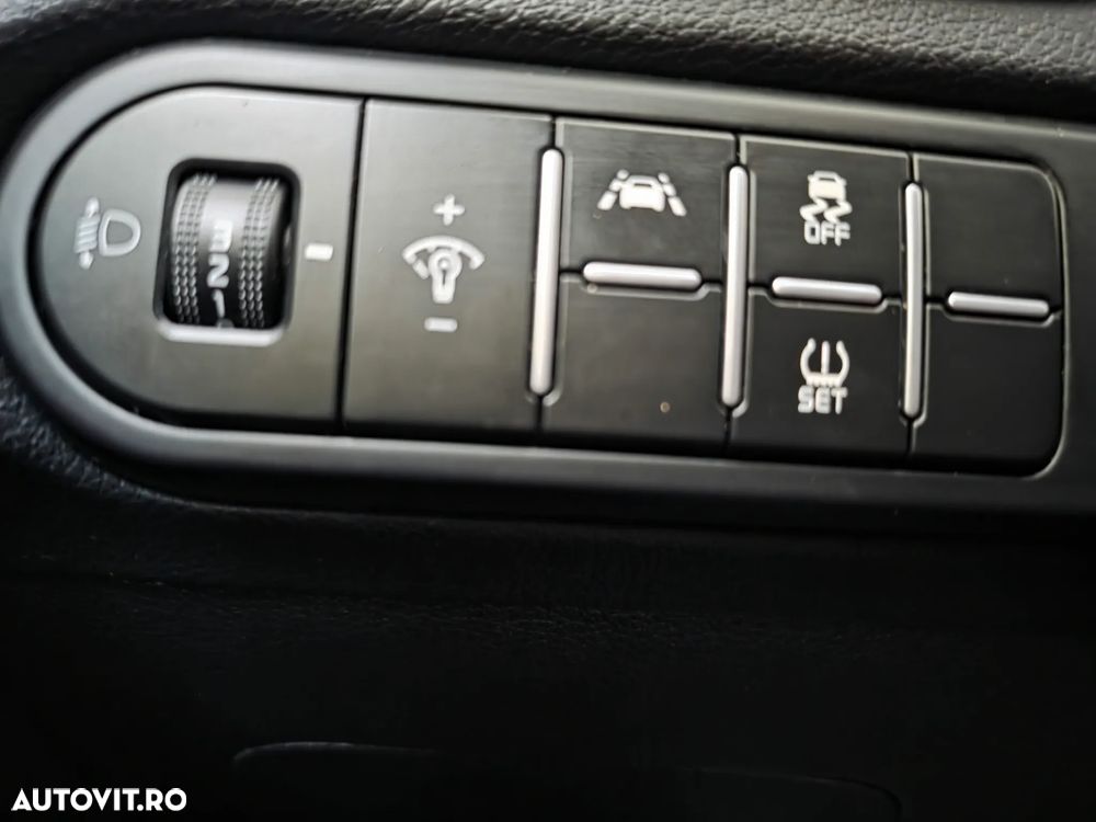 Kia Ceed 1.6 CRDi Eco-Dynamics+ (48V Mild-Hybrid) DCT7 GT Line - 14