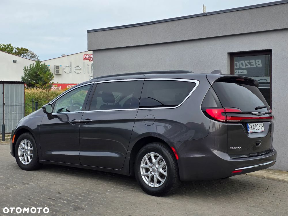 Chrysler Pacifica - 4