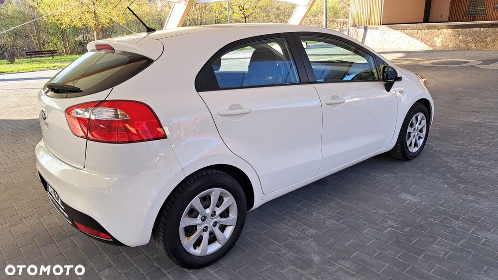 Kia Rio 1.2 Attract - 3