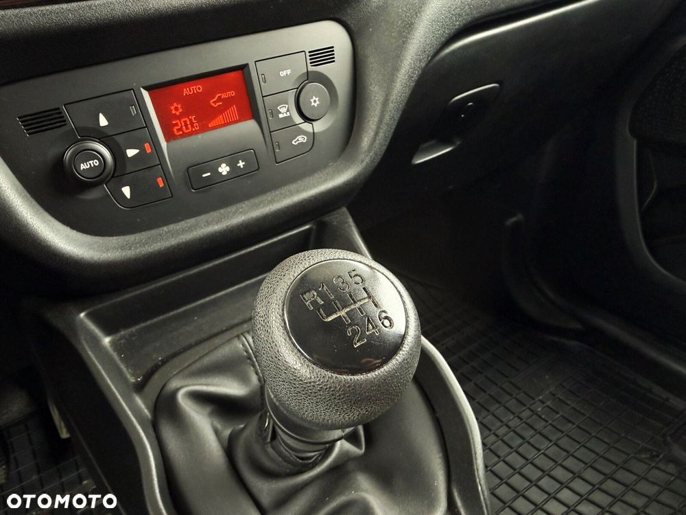 Fiat doblo BASE - 24