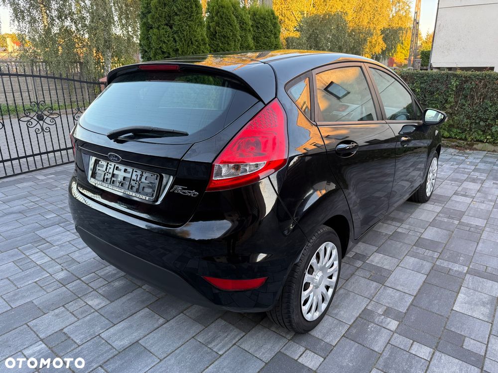 Ford Fiesta - 12