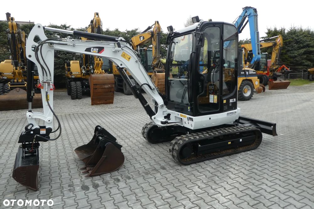 Caterpillar 302,7D CR TRZY ŁYŻKI - 22