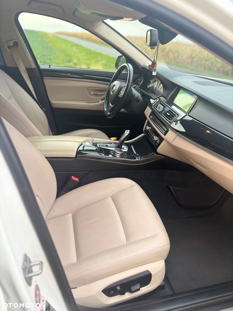 BMW Seria 5 520d - 23