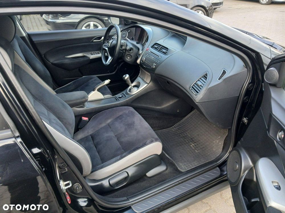 Honda Civic 1.8 Executive - 11