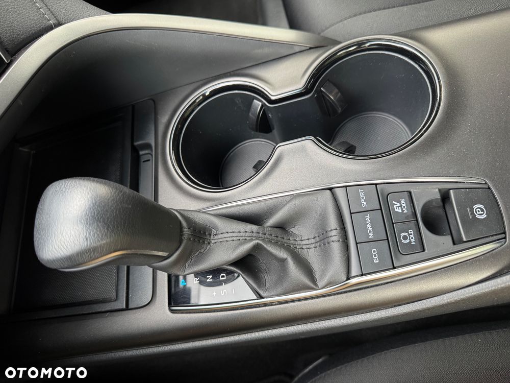 Toyota Camry 2.5 Hybrid Comfort CVT - 22