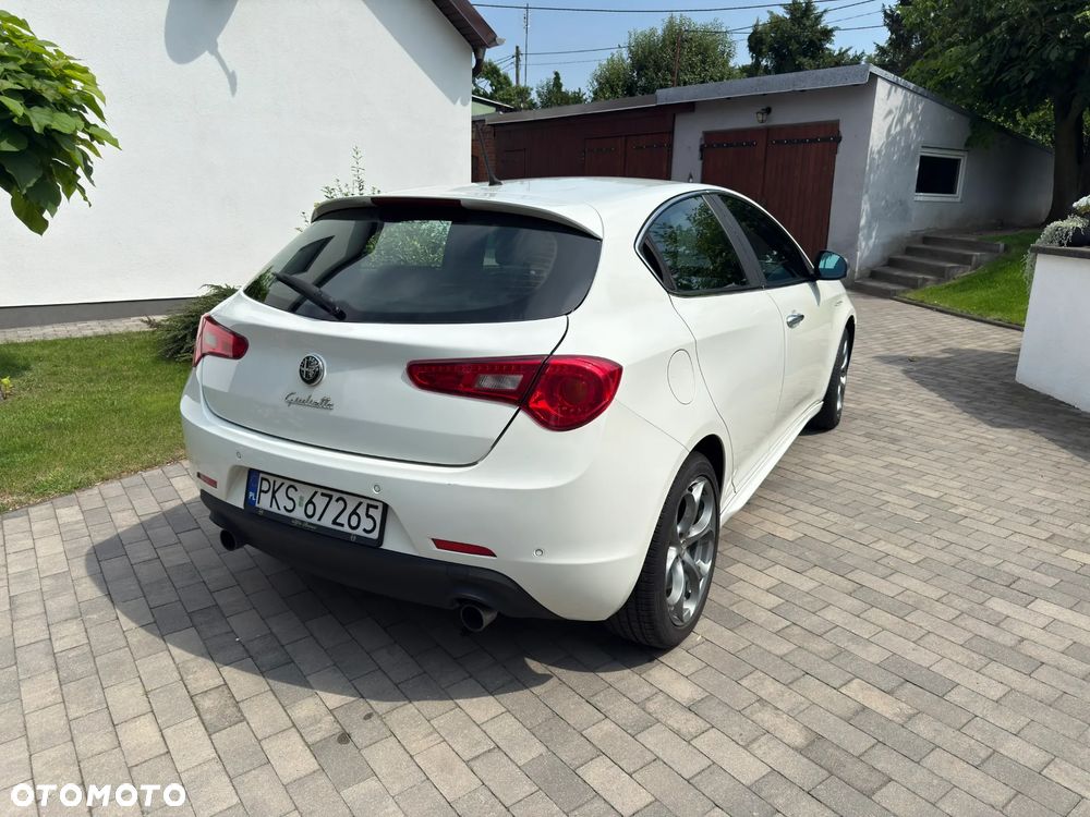 Alfa Romeo Giulietta 2.0 JTDM Distinctive - 4