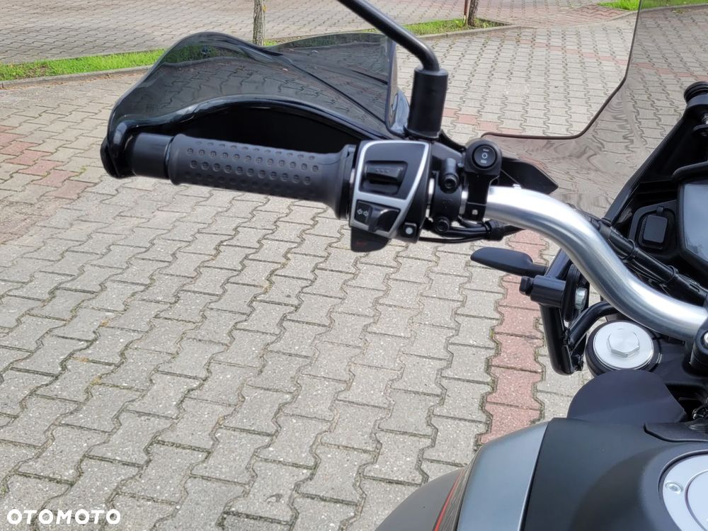 Moto Guzzi V85 - 22