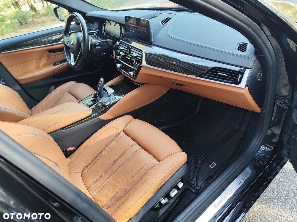 BMW Seria 5 530i xDrive Luxury Line sport - 14