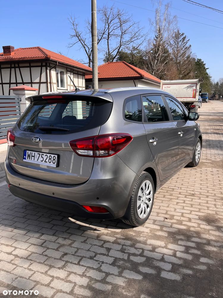 Kia Carens 1.6 GDI L - 21