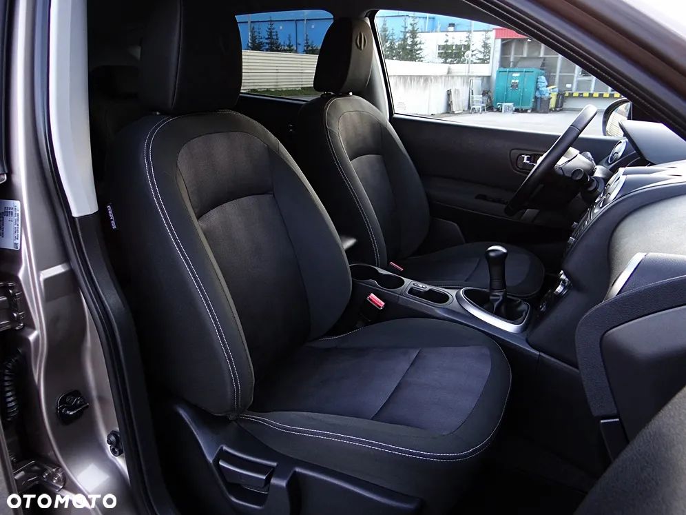 Nissan Qashqai 1.6 visia - 35