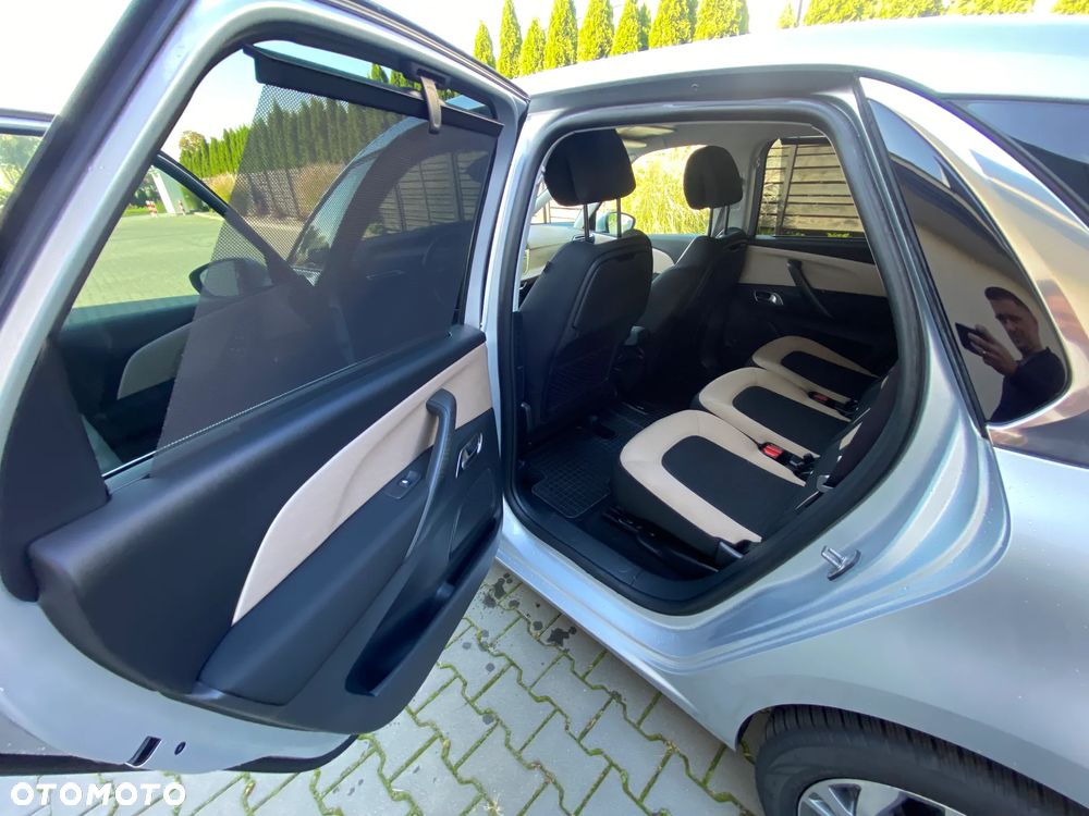 Citroën C4 Picasso 1.6 e-HDi Exclusive - 16