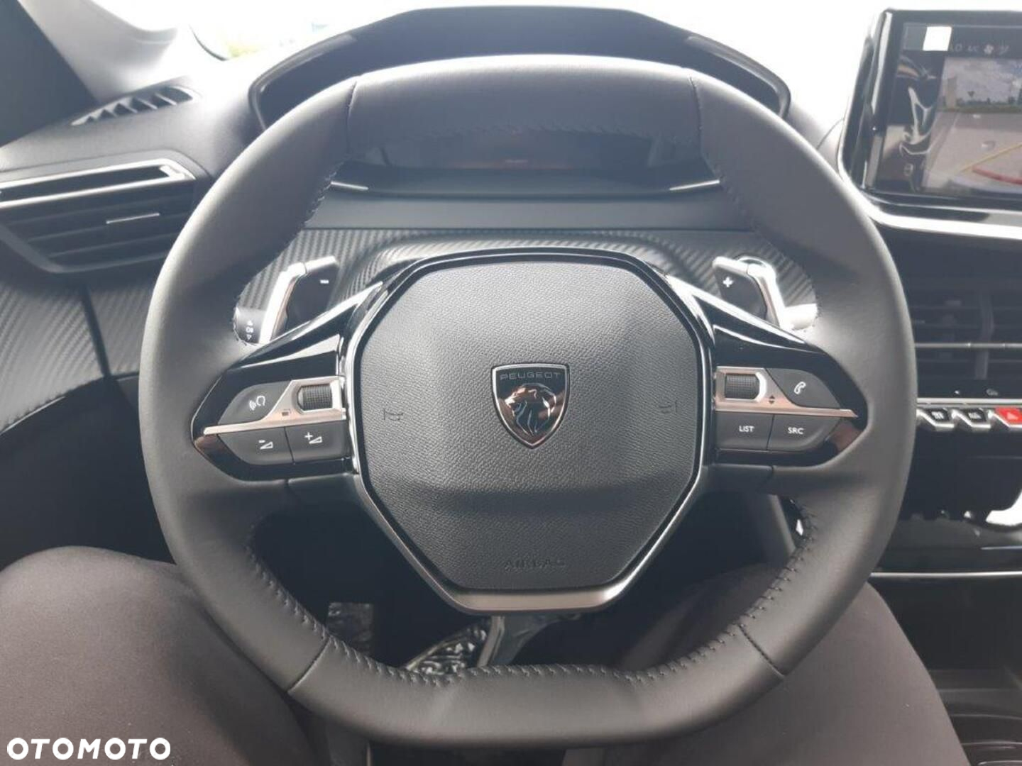 Peugeot 208 - 18