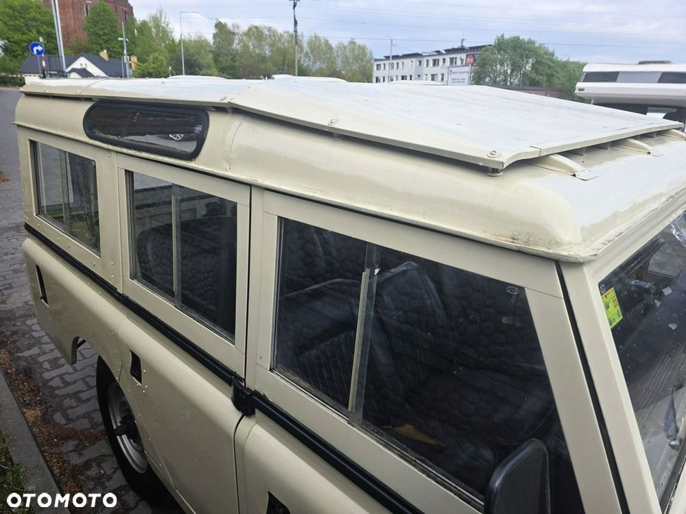 Land Rover Defender - 12