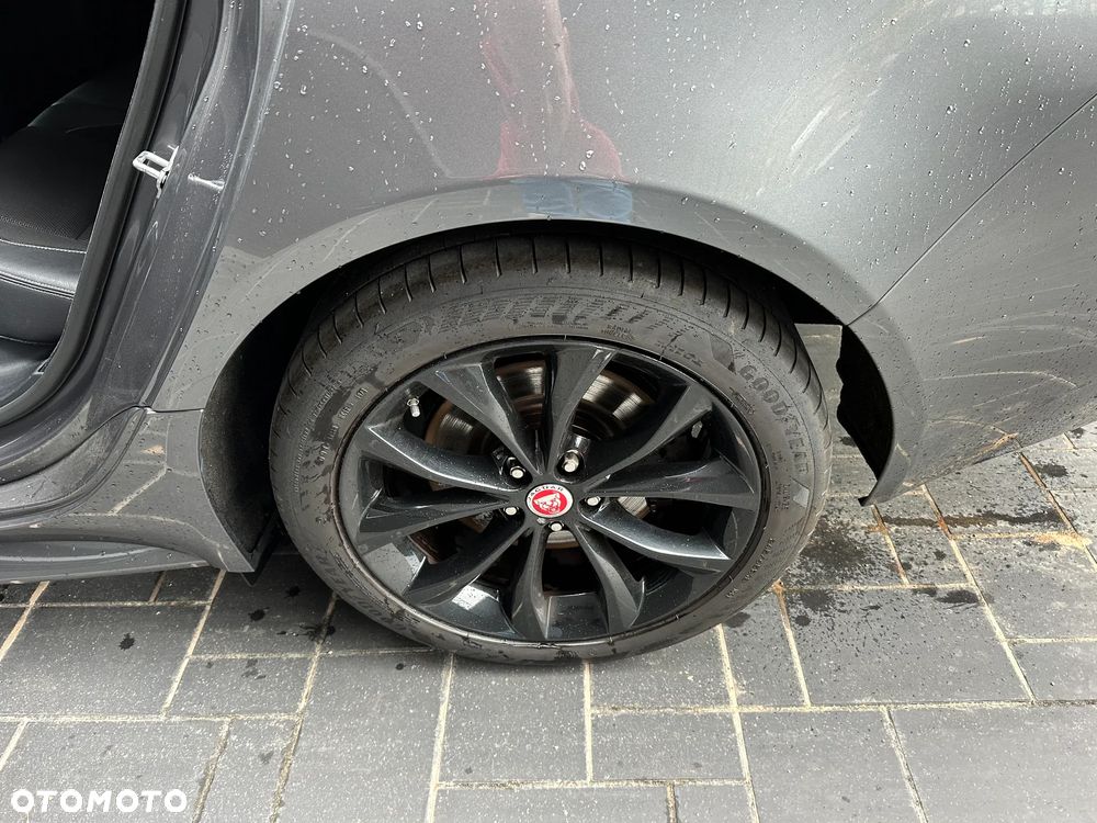 Jaguar XF 2.0 i4D R-Sport - 15