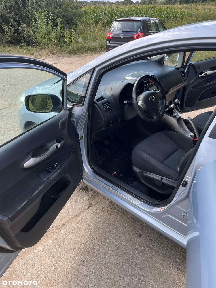 Toyota Auris 2.0 D-4D Sol - 22