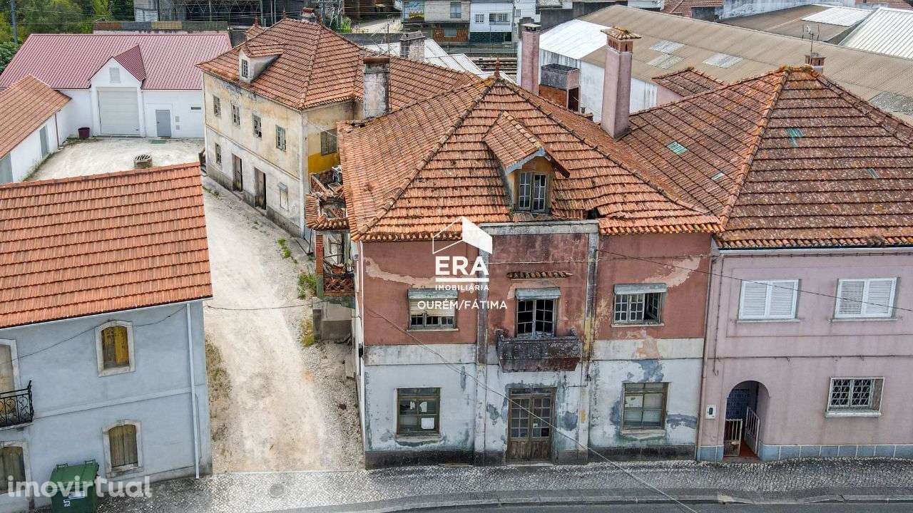 Moradia T6 localizada em Caxarias, Ourém - Grande imagem: 3/32