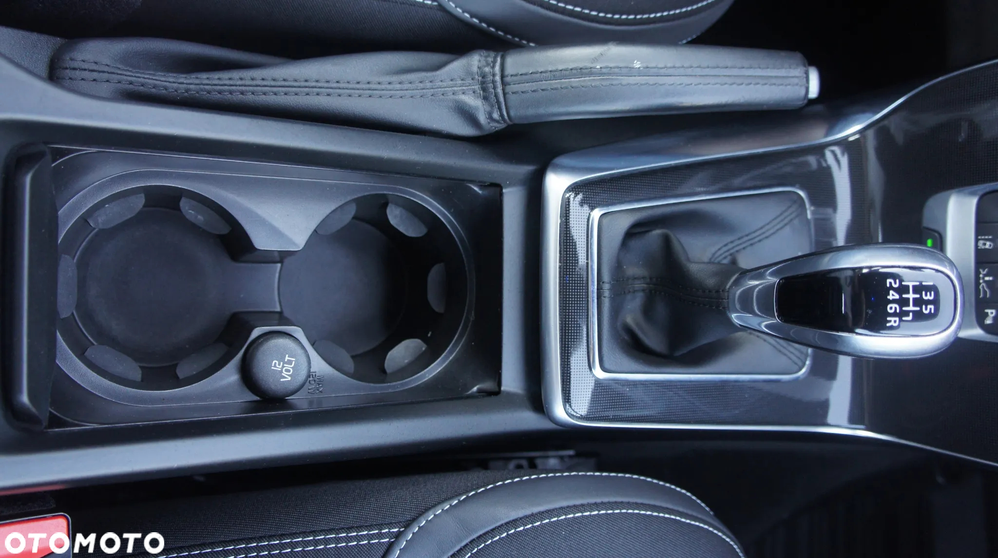 Volvo V40 D3 Drive-E Momentum - 24