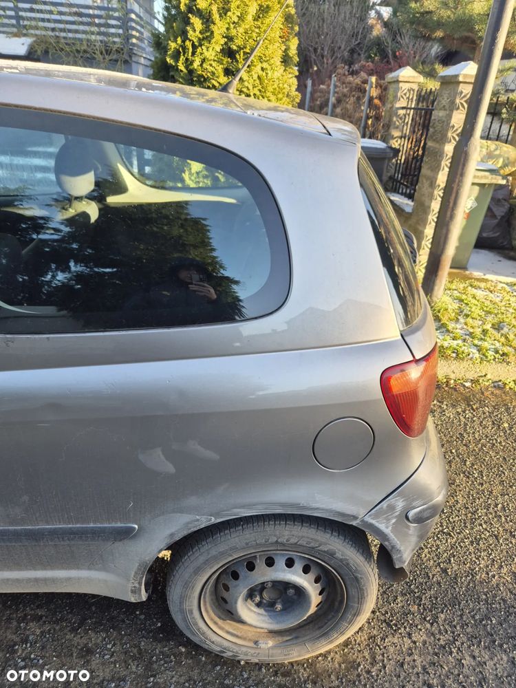 Toyota Yaris 1.0 Base - 3